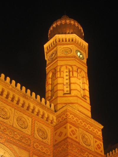 2006年ハンガリーとルーマニア旅行第14日目(8)ブダペスト：大シナゴーグのある夜景と、翌々朝の大シナゴーグ