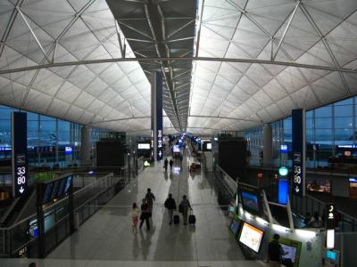 カンボジア・アンコール遺跡の旅（その１）香港国際空港で一晩過ごす