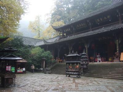 青城山　天師堂から山門まで