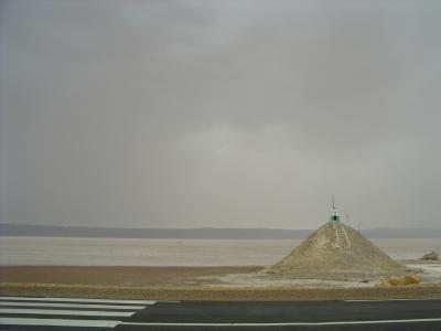 塩湖で塩を舐めてみよう　チュニジア旅行記９（ショット・エル・ジェリド篇）