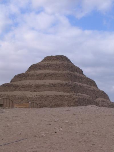赤・屈折・階段ピラミッドとラムセス(エジプト旅行2日目）