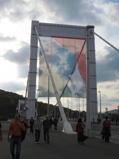 2006年ハンガリーとルーマニア旅行第16日目(3)：ハンガリー動乱追悼日のブダペスト