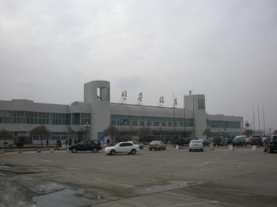 中年３人組　延吉空港へ　お姫様のお出迎え