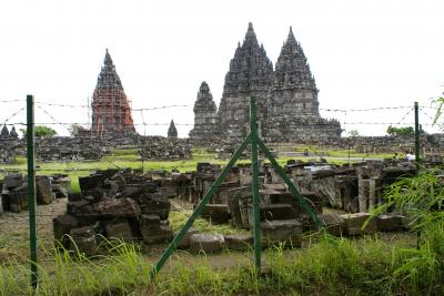 ［作成中］2006/12-インドネシア旅行（未だ残る地震の爪跡 at  プランバナン）