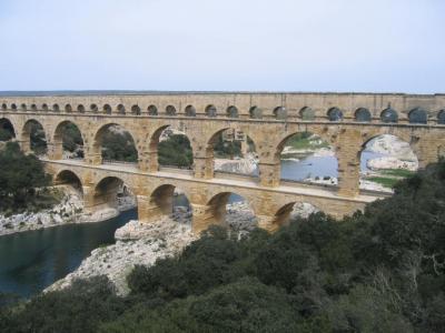 ボンデュガールからニームへ