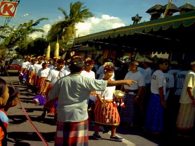 バンジャ（村）のお祭り　　バリ島