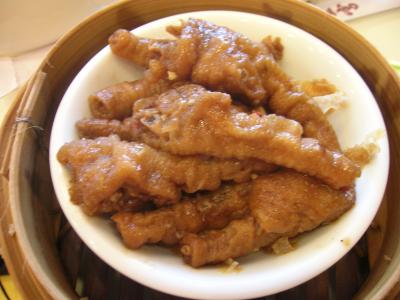 喰らえ香港-食べてばかりじゃん