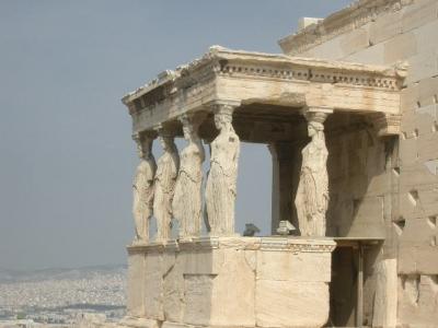 飛行機と地下鉄でアテネまで
