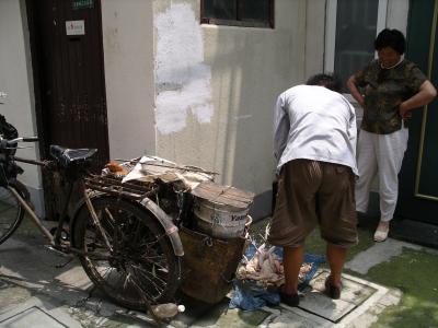 珍事件@上海の自宅前