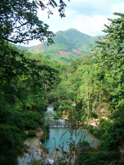 パークウー洞窟とクアンシーの滝