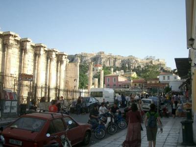 夕刻のモナスティラーキでpeople watching。