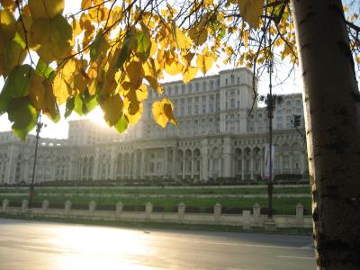 2006年ハンガリーとルーマニア旅行第20日目(2)ブカレスト１日目：メガロマニアの爪跡残るブカレスト