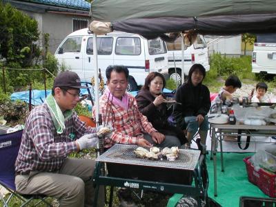 2006春、知多半島・潮干狩り(2/2)：天然岩牡蠣、採ったばかりの貝でバーベキュー