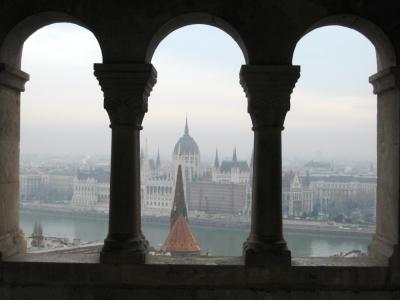 2006暮、オーストリア等・中欧旅行記(12/15)：12月18日(2)：聖イシュトバーン教会、ブダペスト市街