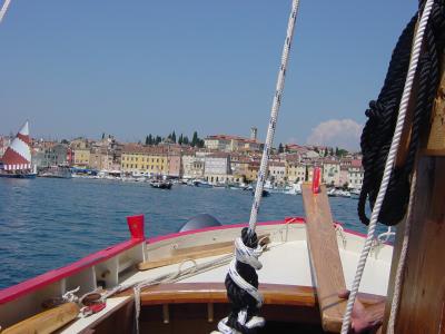 ロヴィーニ市主催帆走レガタ観戦、日帰りの旅