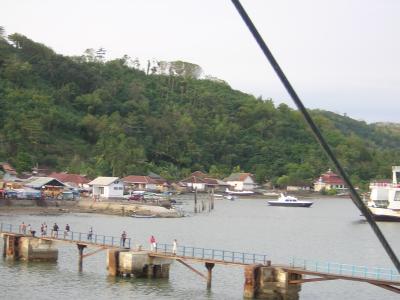 ロンボク島　　　パダンバイからフェリーで