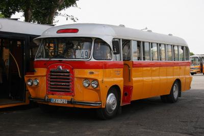 猫バス？　マルタ島の可愛い路線バス　2007年6月