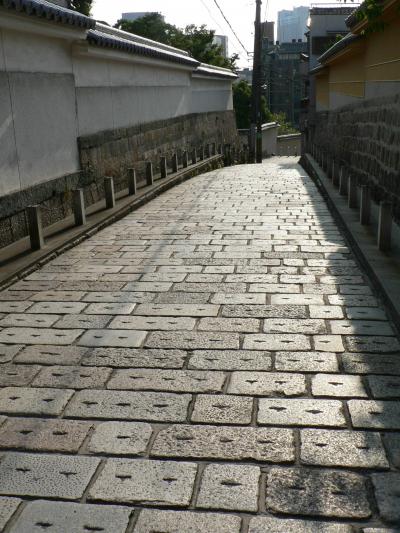 日本の旅　関西を歩く　大阪・夕陽丘の坂道