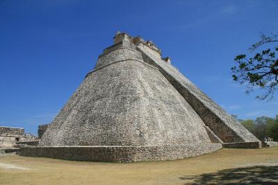 レンタカーで行くメキシコ世界遺産 古代都市ウシュマル