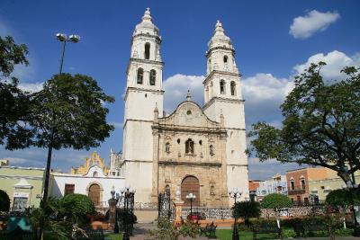 レンタカーで行くメキシコ世界遺産 歴史的要塞都市カンペチェ