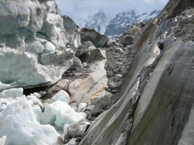 4泊6日で3山の超ハードな旅?　自由時間に最適！メール・ドゥ・グラス