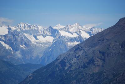 今年のヨーロッパアルプスハイキングの思い出?ゴルナーグラードよりユングフラウを眺める