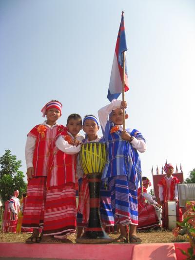 ミャンマー途中下車～東部 10 カレン州パアン カレン新年 1