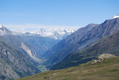 今年のヨーロッパアルプスハイキングの思い出?ツェルマット周辺の４０００ｍ級の山々・・リッフェルベルグにて