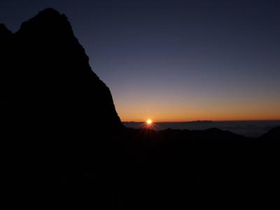 初めての北アルプス挑戦・槍ヶ岳?　槍ヶ岳山荘の夜明け