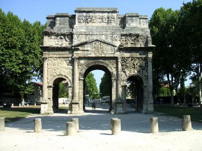 南仏のローマ遺跡と中世城壁都市（４）オランジュ