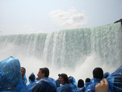 派手な水遊び　ナイアガラの滝