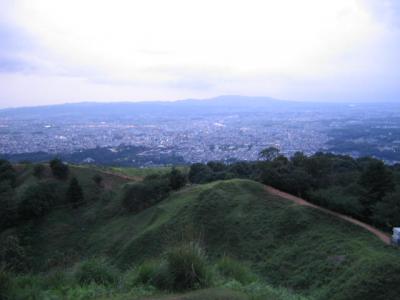 奈良のライトアップと若草山の夜景