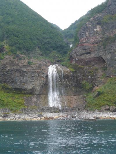 初秋の道東・親孝行の旅～その９；知床・滝＆断崖クルーズ