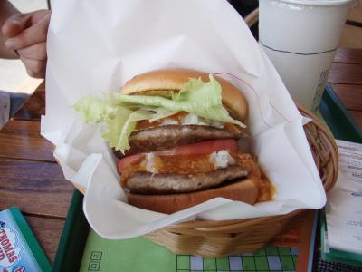 行楽の秋“富士急ハイランド”でフジヤマバーガー食べてみ～な～