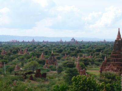 魅力満載のバガン遺跡群