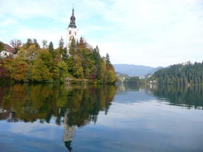 紅葉のブレッド湖