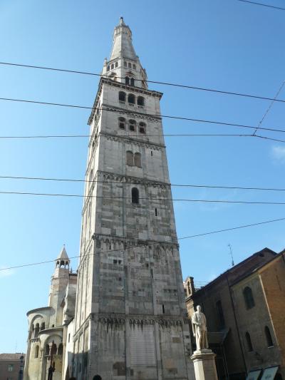 モデナの塔　ラ・ギルランディーナに登る　　