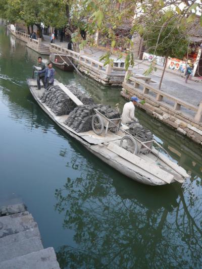水の町、周荘の秋に泊まる