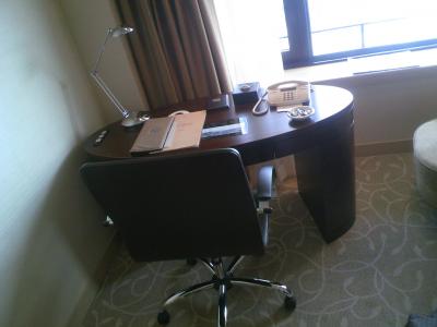 【　ホテルオークラ神戸の33階からお送りしております。　】