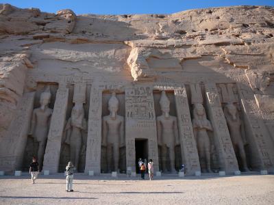 ふたりのエジプト８日間：アブ・シンベル神殿?
