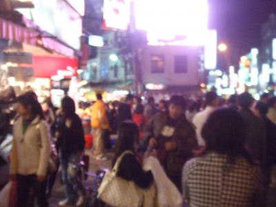 女３人で　初の台北旅行　?　（士林夜市）