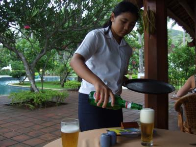 ホリディ　　リゾート　　ロンボク島