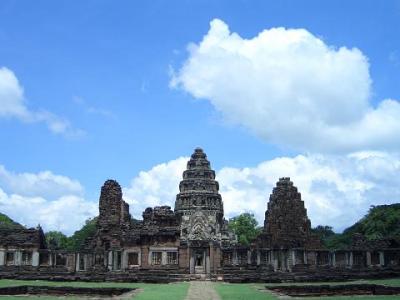 クメールの謎・幻の大神殿”カオ・プラ・ヴィハーン”とタイのアンコールワットに出会う旅　６日間（史跡編）