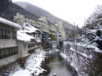 鶯宿温泉・盛岡・・雪にも負けず・・。