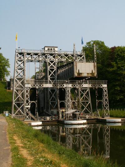 世界遺産・ベルギー　《サントル運河のボートリフト》　Canal du Centre