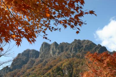 妙義山と紅葉。