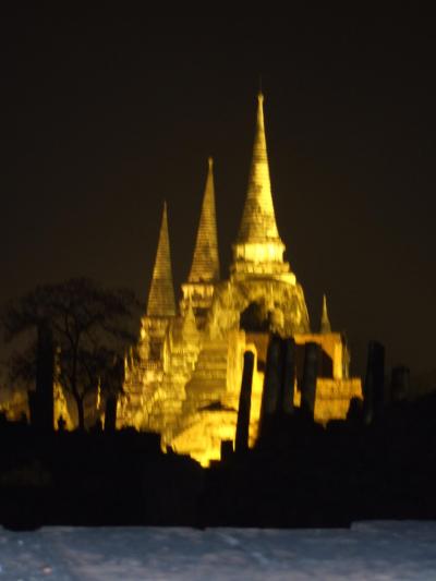 念願のアユタヤのライトアップ?