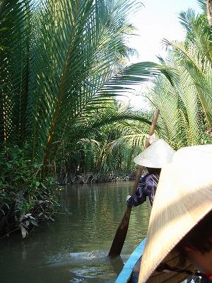 密林のアンコールワットと熱い街ホーチミン　?