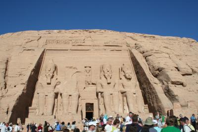 アスワンからアブ・シンベルへ