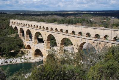 早春のプロヴァンス一人旅?：　ポン・デュ・ガール